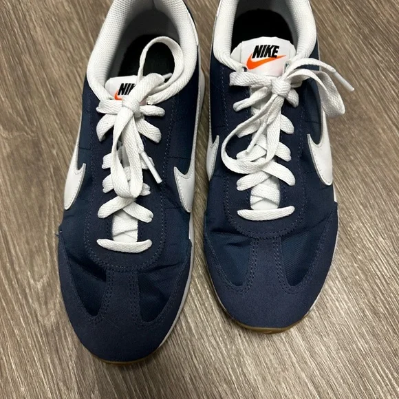 Nike Dark Blue and White Athletic Shoes - Picture 2 of 6